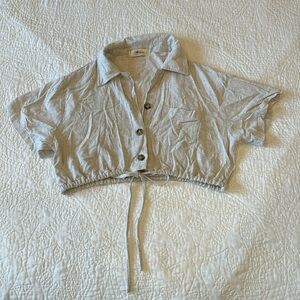 CLOSET CLEAROUT ✨ Mahina Button Up Short Sleeve Crop Top Size Small